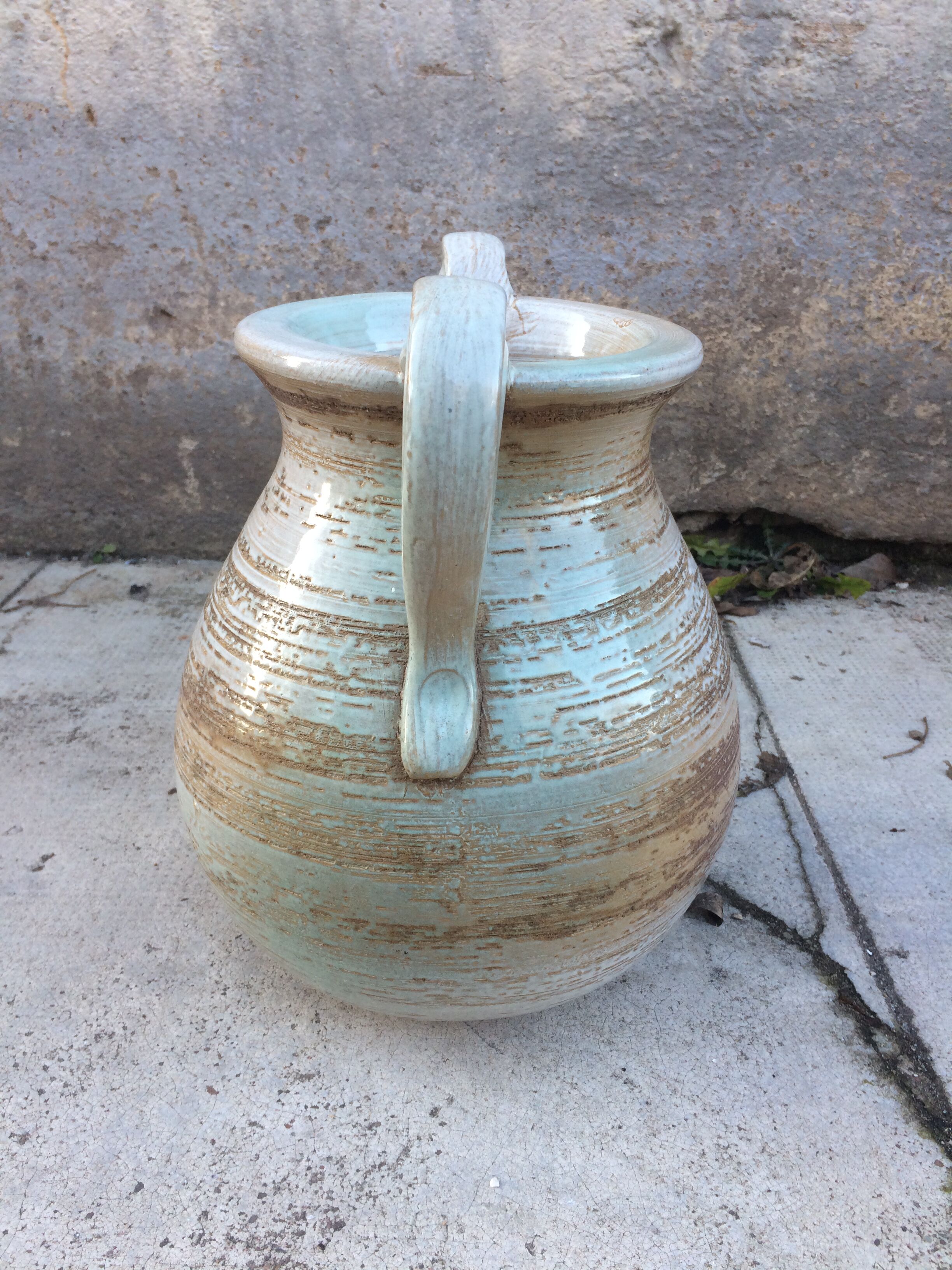 Jar or vase in blue earth 33 x 29 cm