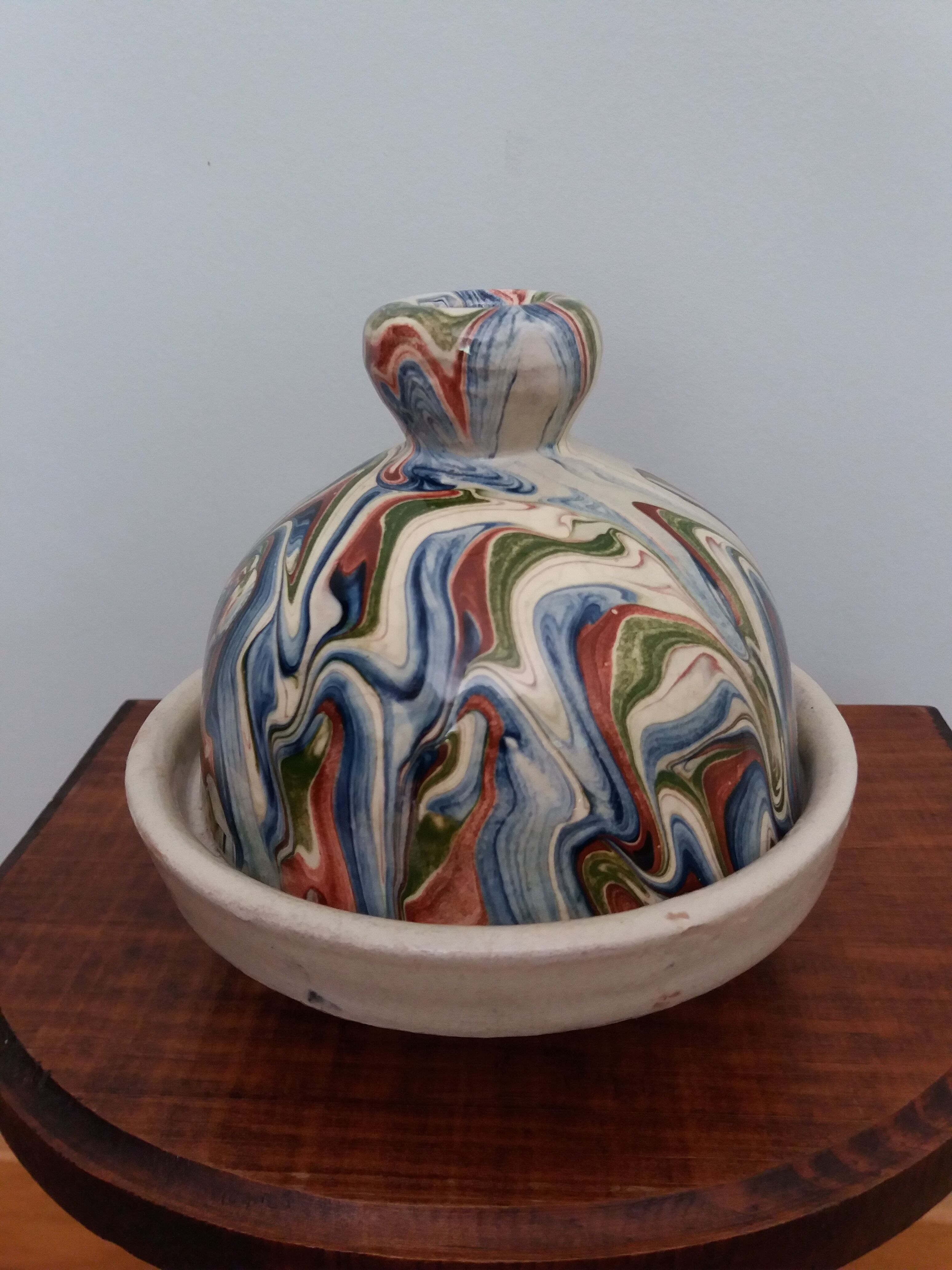 Butter bell in marbled ceramic