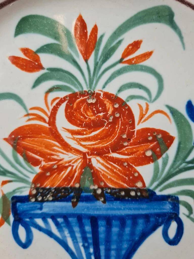 Antique hollow plate in earthenware 🌿 basket of flowers decoration, Rouen Desvres style
