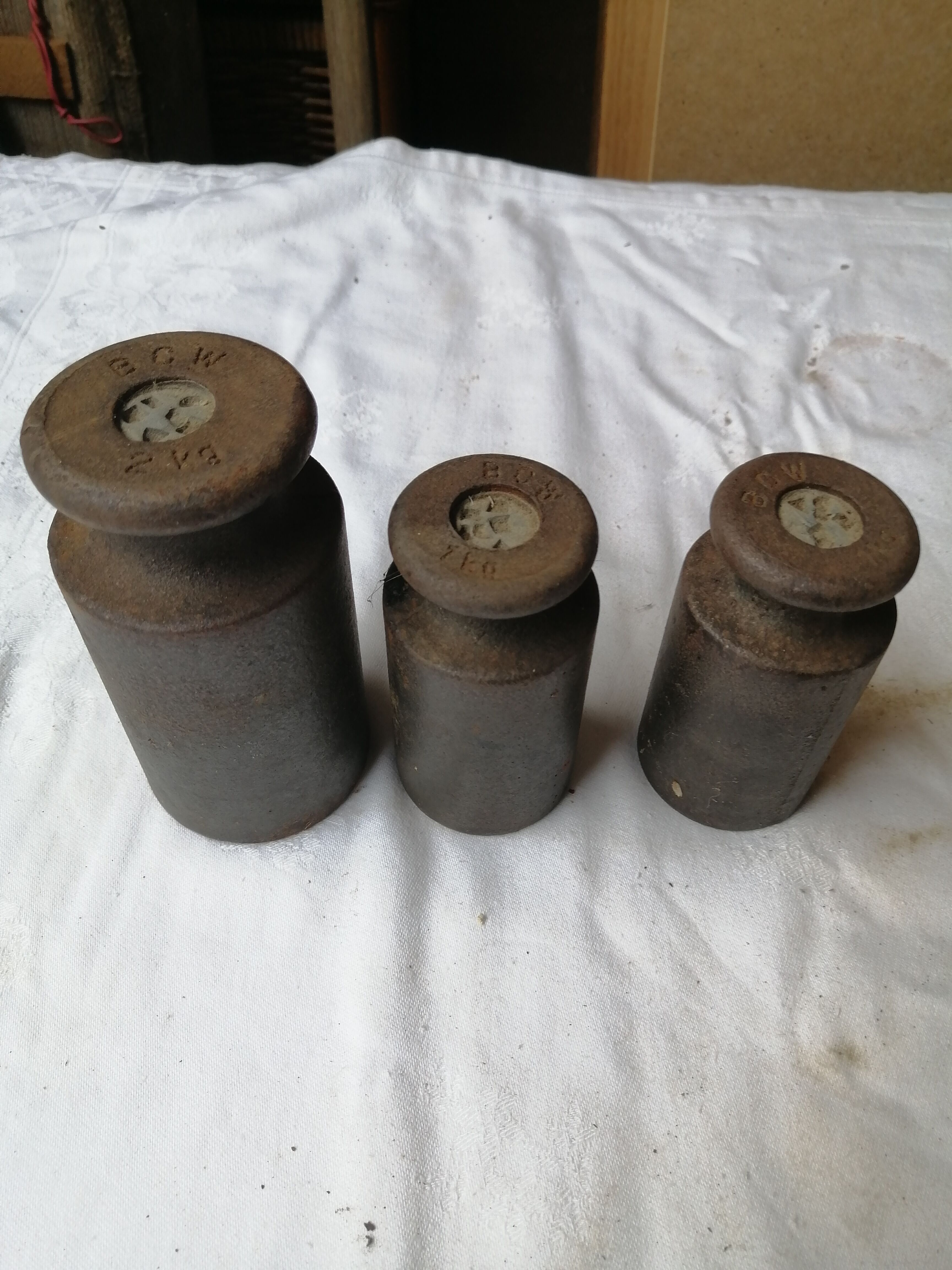 1 bcw cast iron scale weight box