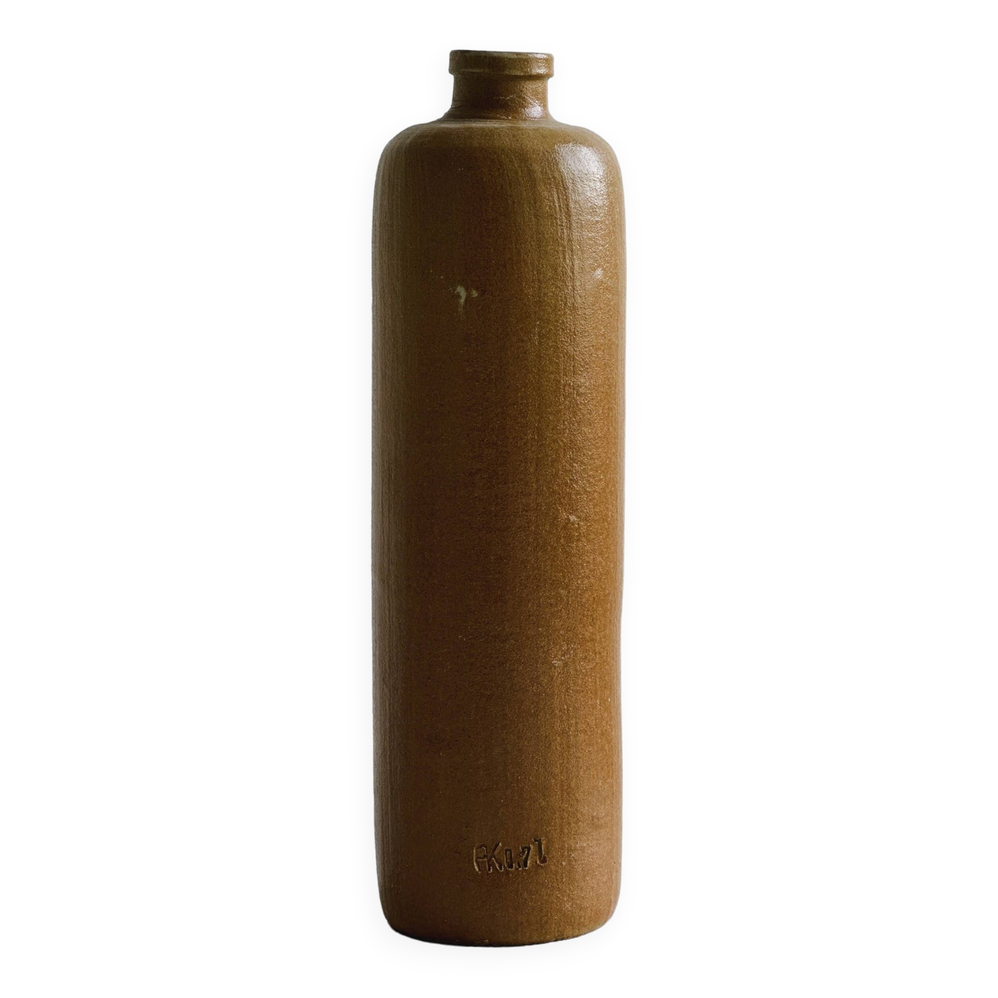 Bouteille décorative en grès vernissé.