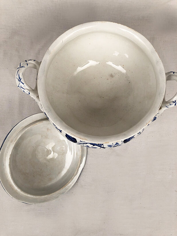 Soupière Creil & Montereau motif Flora