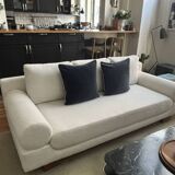 Canapé 3 places Omnight par NV Gallery en tissu bouclette blanche