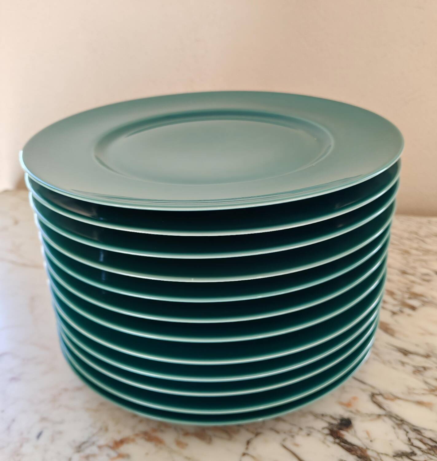 Porcelain serving plates