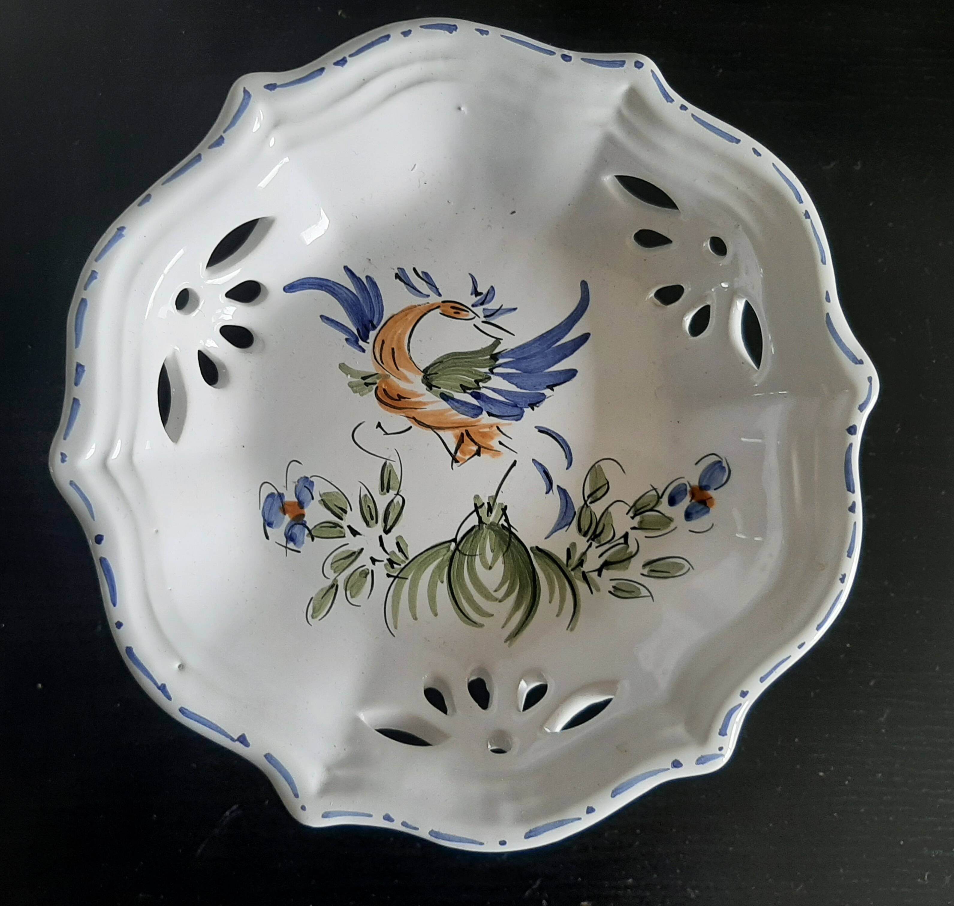 Small porcelain fruit bowl from Moustiers Ysl