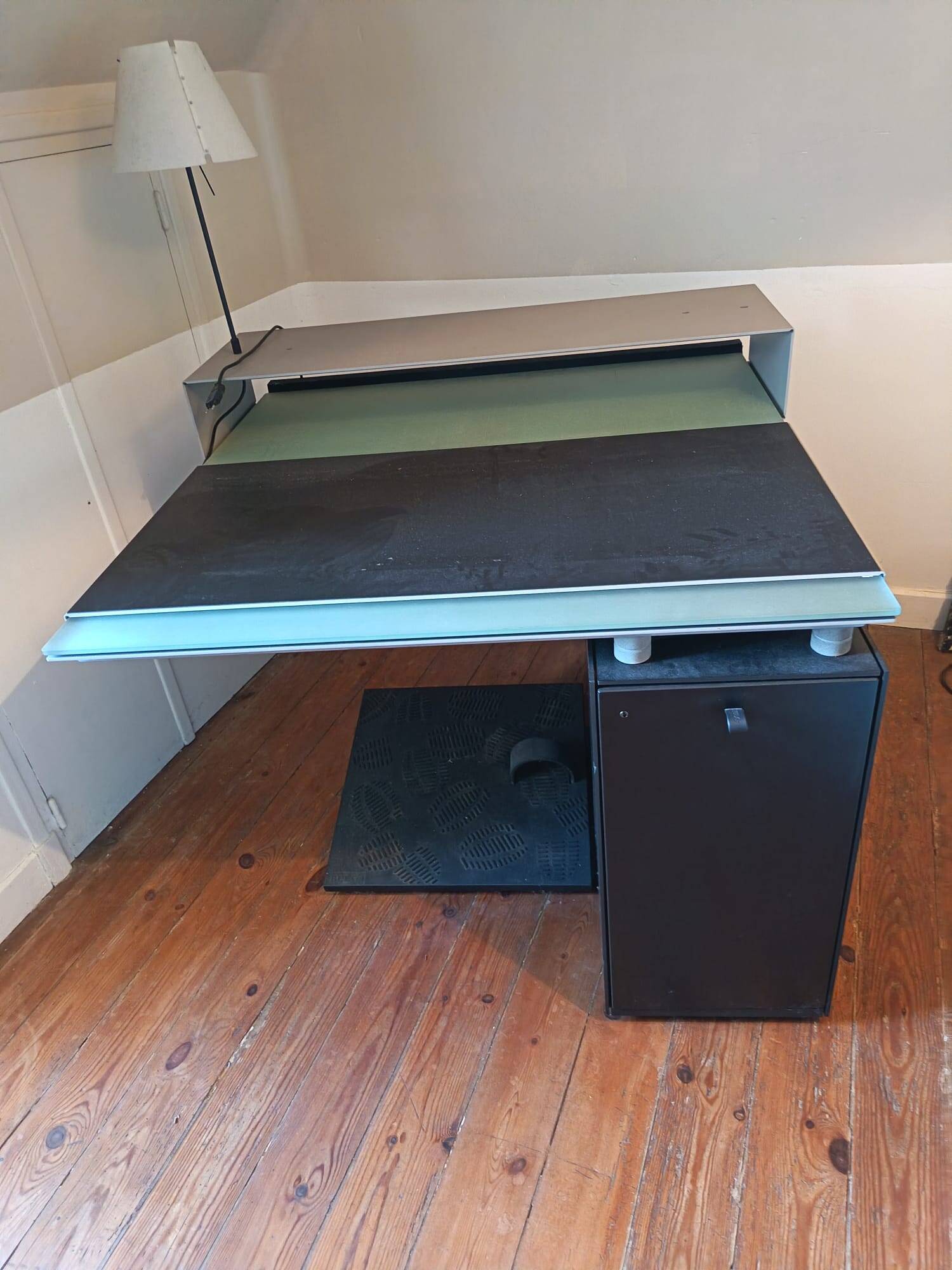 Bureau Bulo M2