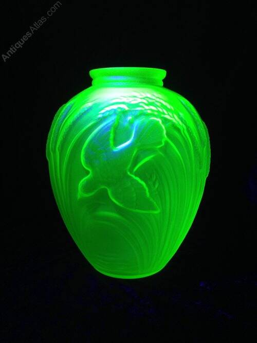 Jobling B2 Bird and Corn Vase Uranium Glass