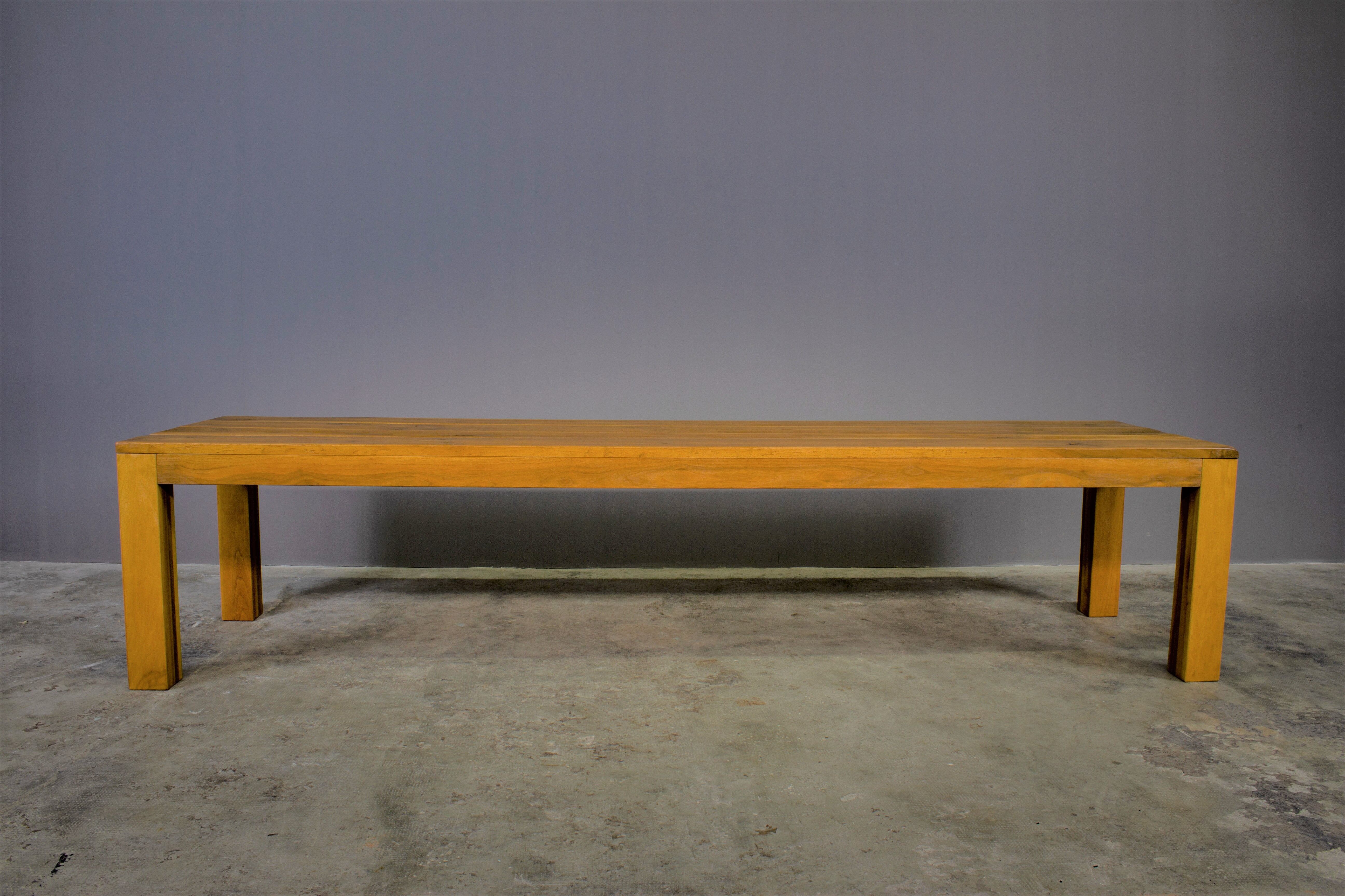 Tavolo artigianale in noce