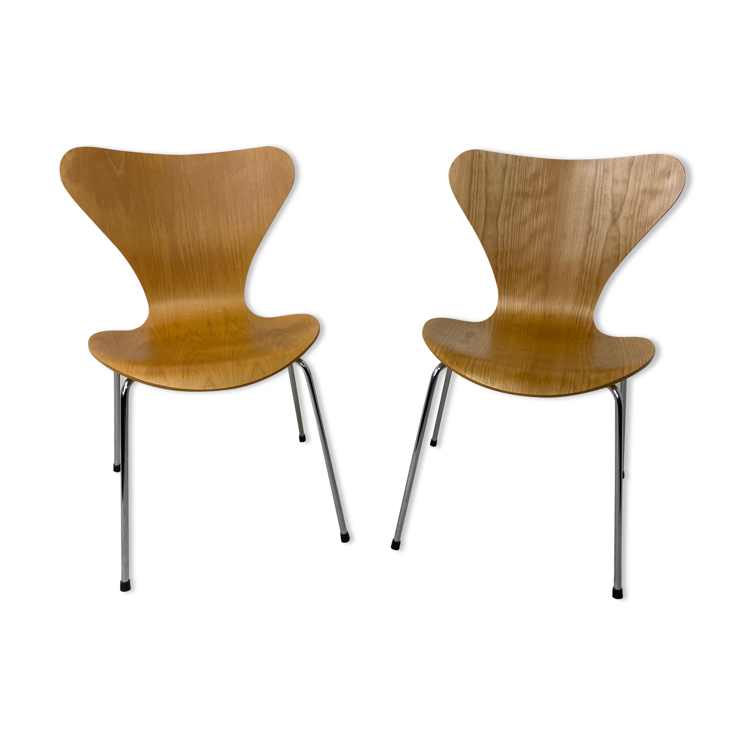 3107 dining chairs by Arne Jacobsen for Fritz Hansen