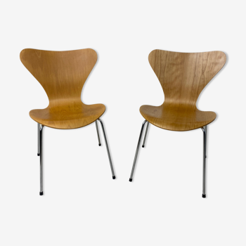 3107 dining chairs by Arne Jacobsen for Fritz Hansen