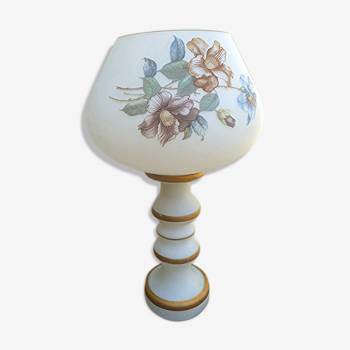 vase cornet opaline white