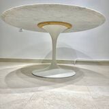 Knoll Saarinen Tulip Table 137cm in marble