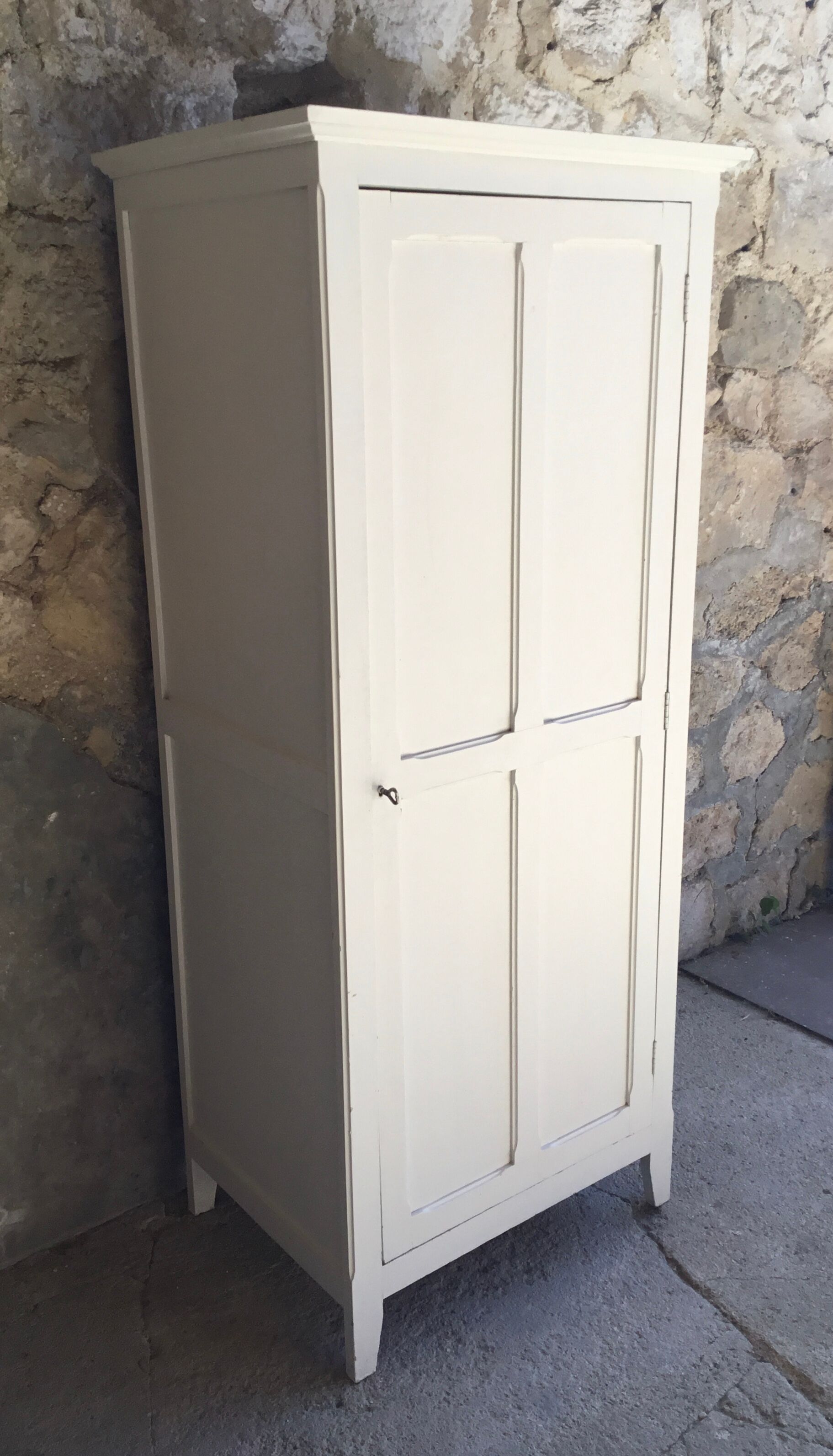Bonnetière ou armoire parisienne 1 porte dans son jus