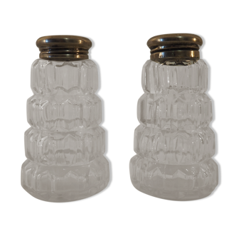 Salt and pepper shaker in glass and silver metal