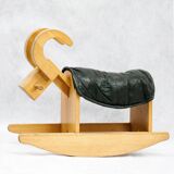 Bouc à bascule en bois vintage du milieu du siècle des années 1960