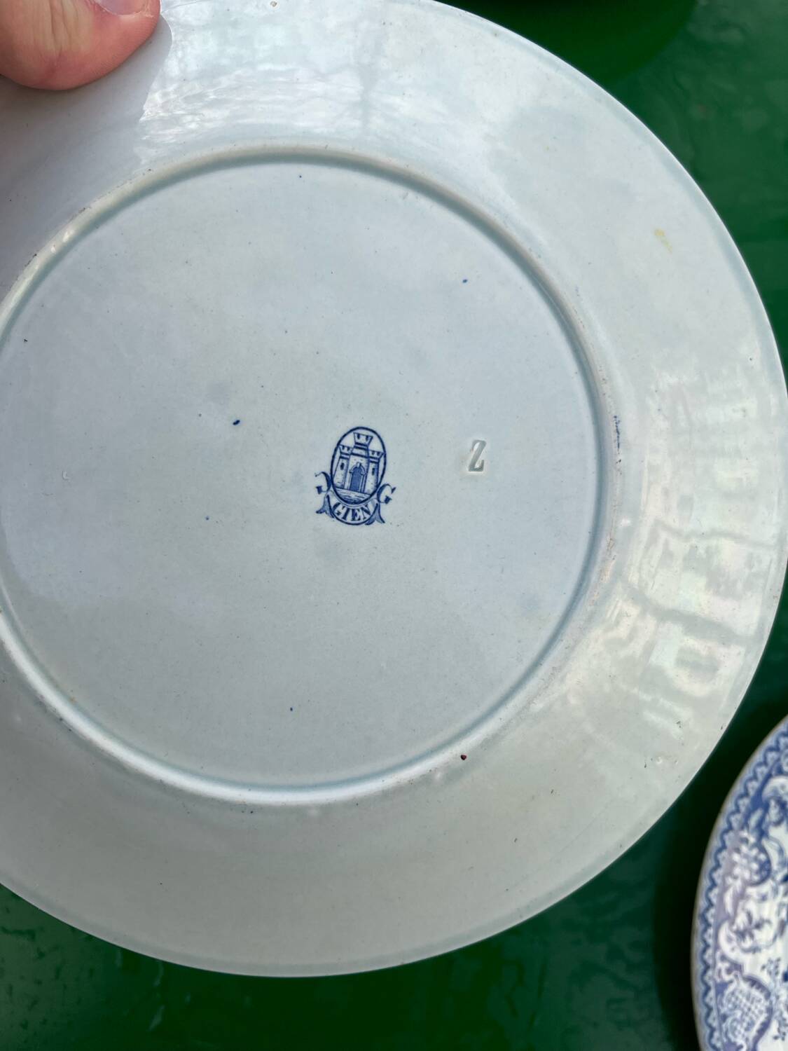6 assiettes Gien série monogramme « 2nd choix »