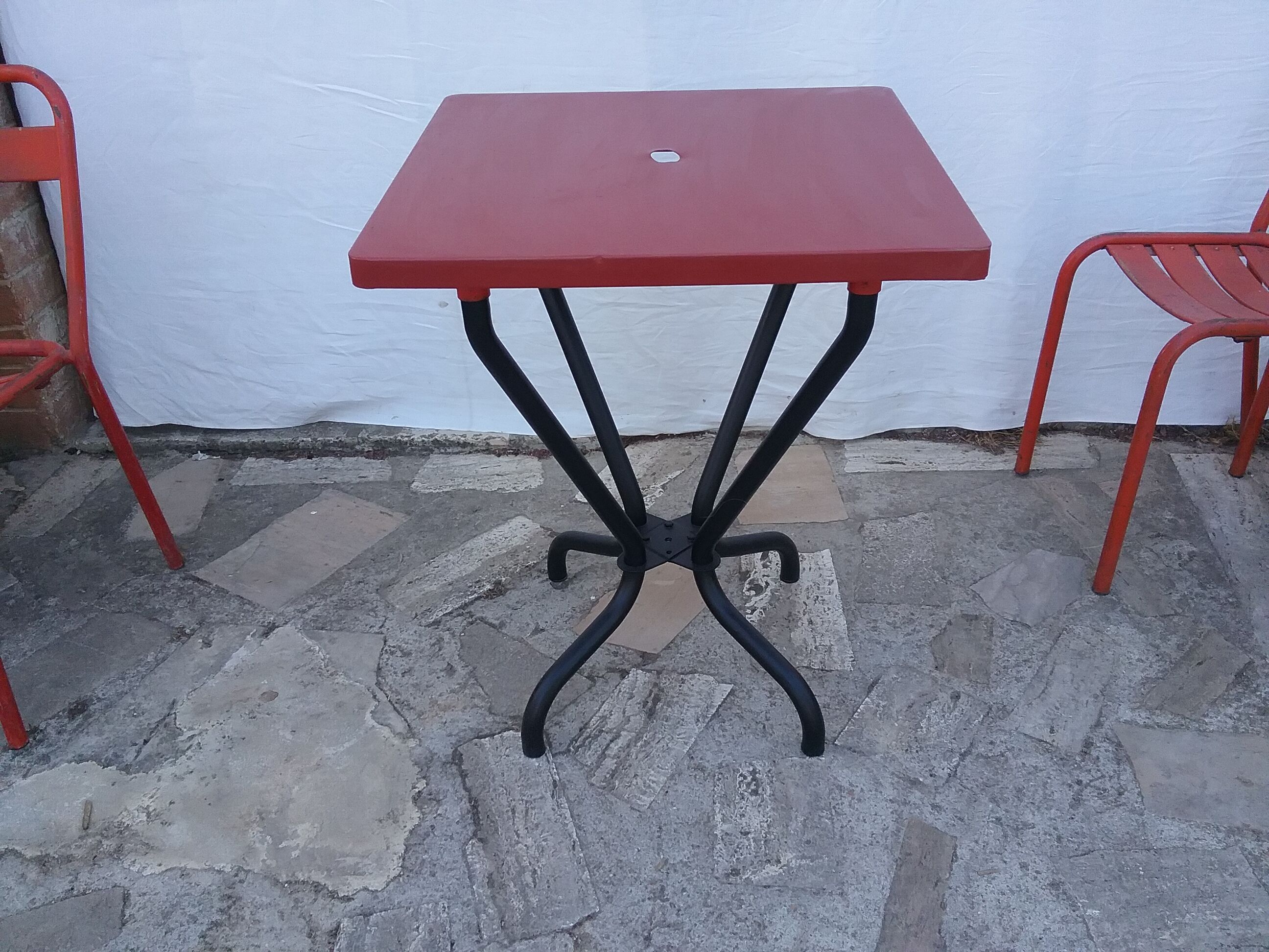 Set of 7 chairs and 1 table Tolix