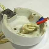 "Rise and fall" suspension in opaline and porcelain