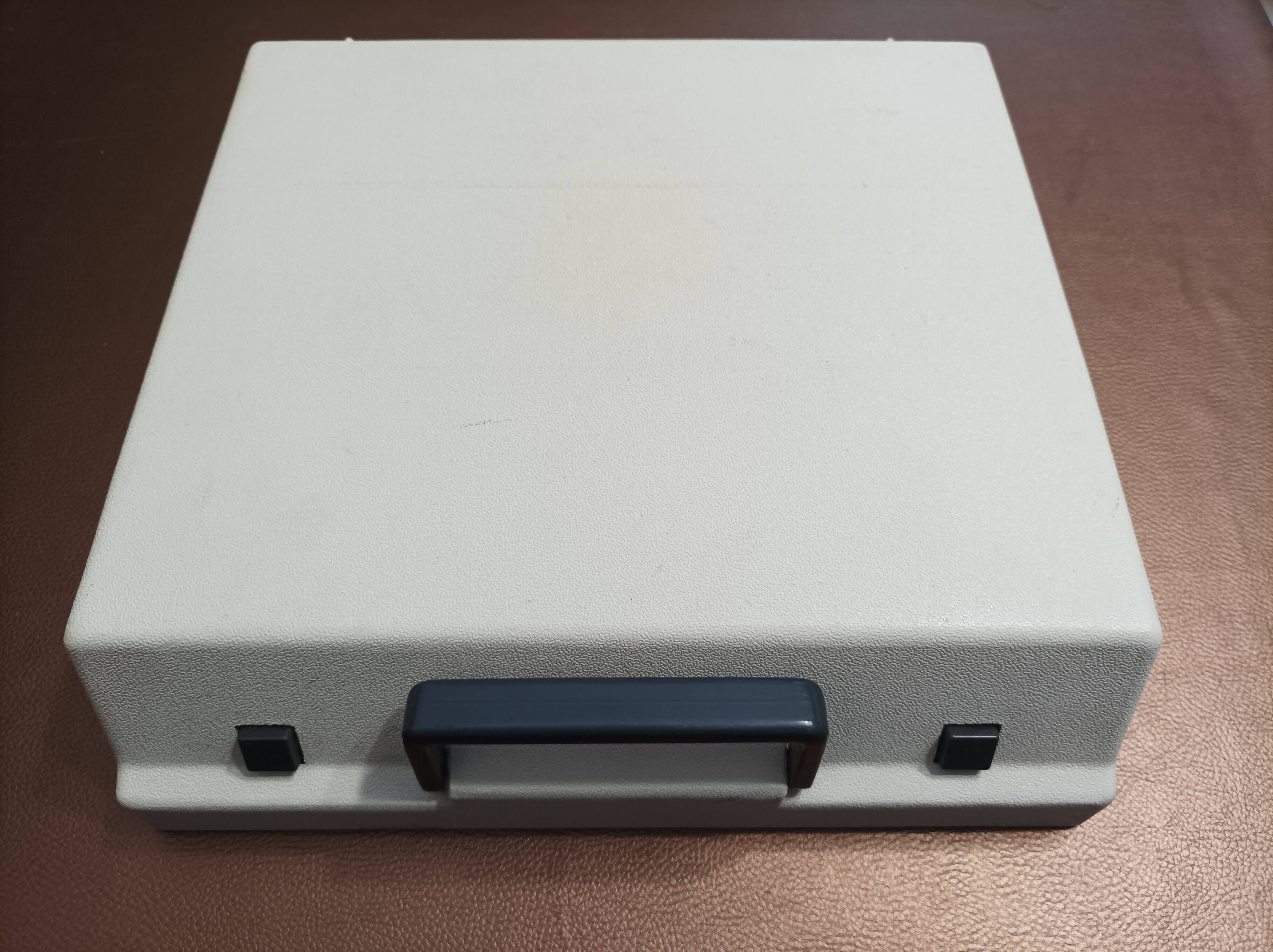 Olympia Traveler de Luxe white typewriter