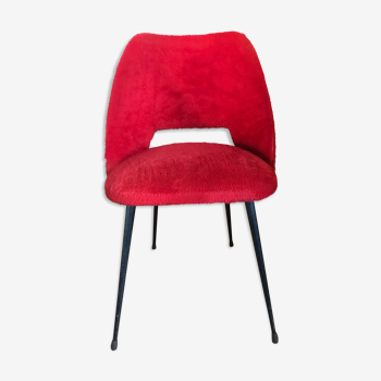 Chaise moumoute rouge vintage