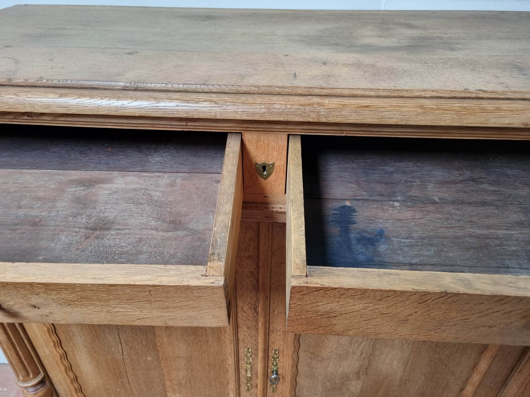 Buffet parisien en chêne