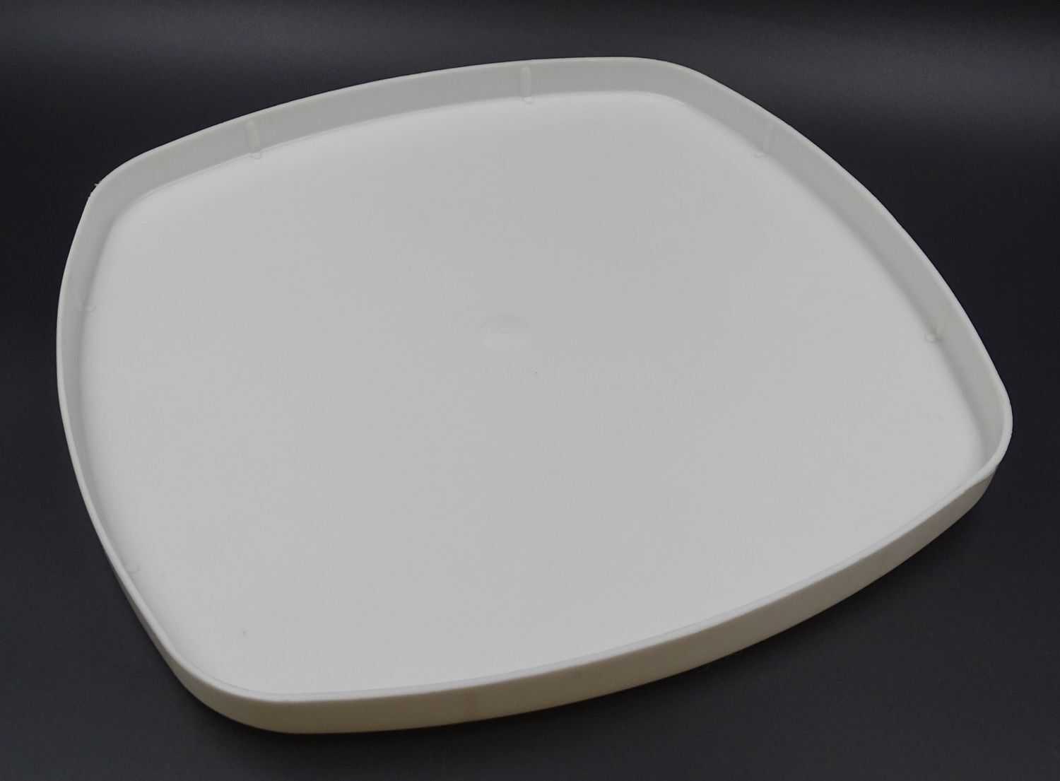 Pola model No. 588 white plastic vintage stool