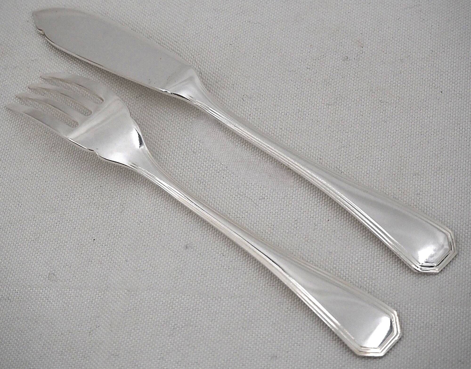 Christofle America, Art Deco 12 fish cutlery, 24 pieces silver-plated metal.