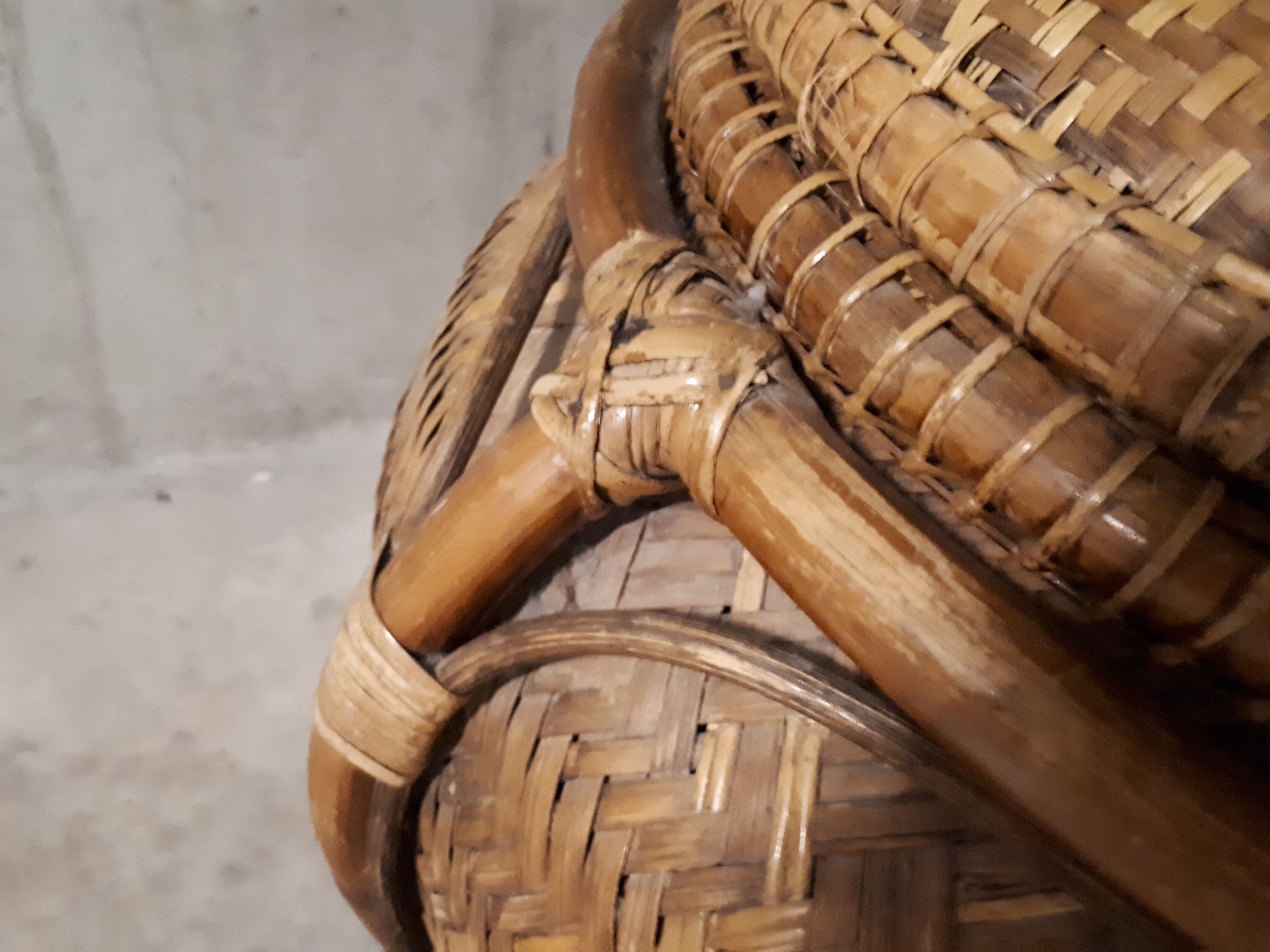 Panière en rotin des années 60