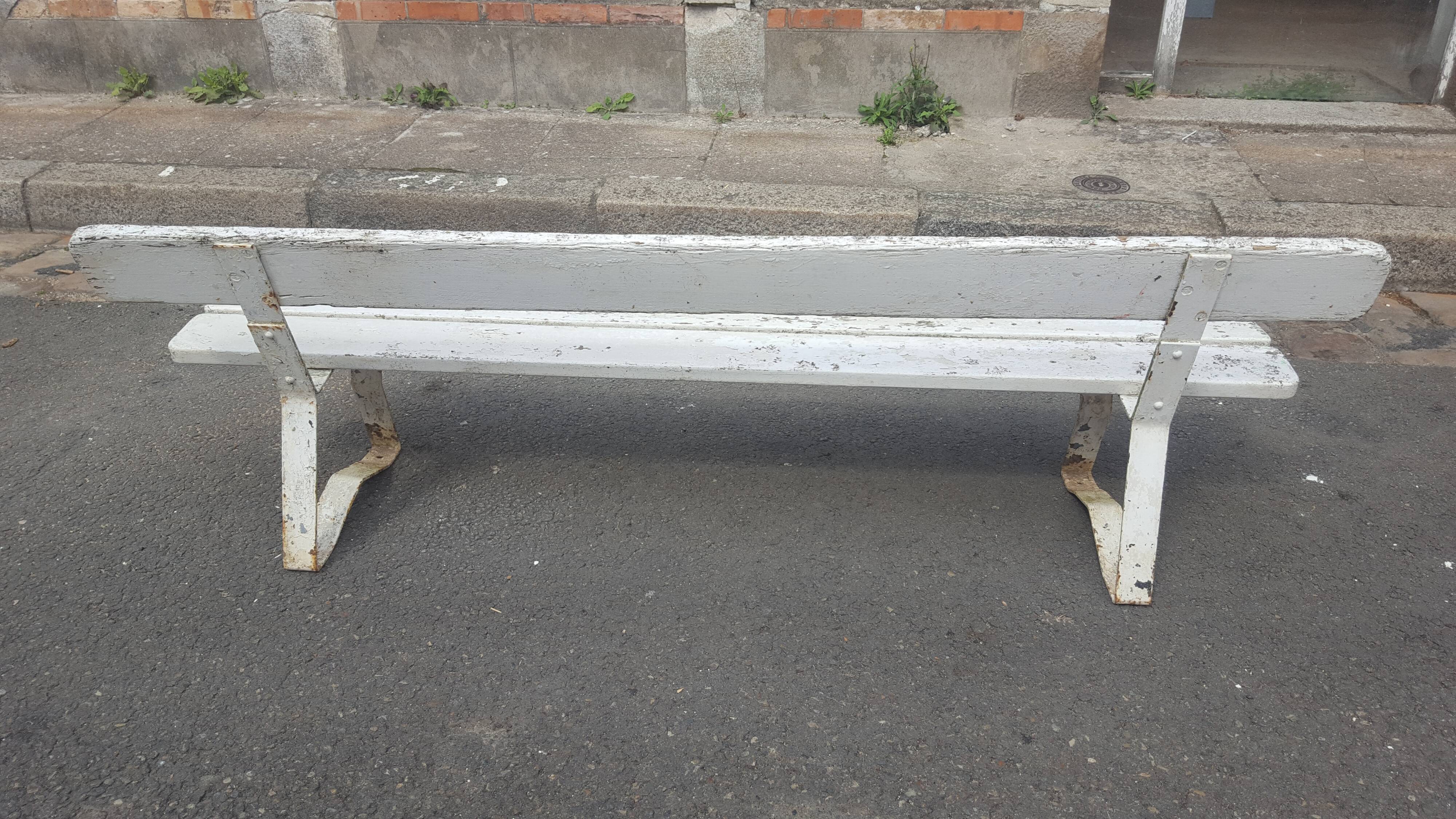 Old school bench white old patina