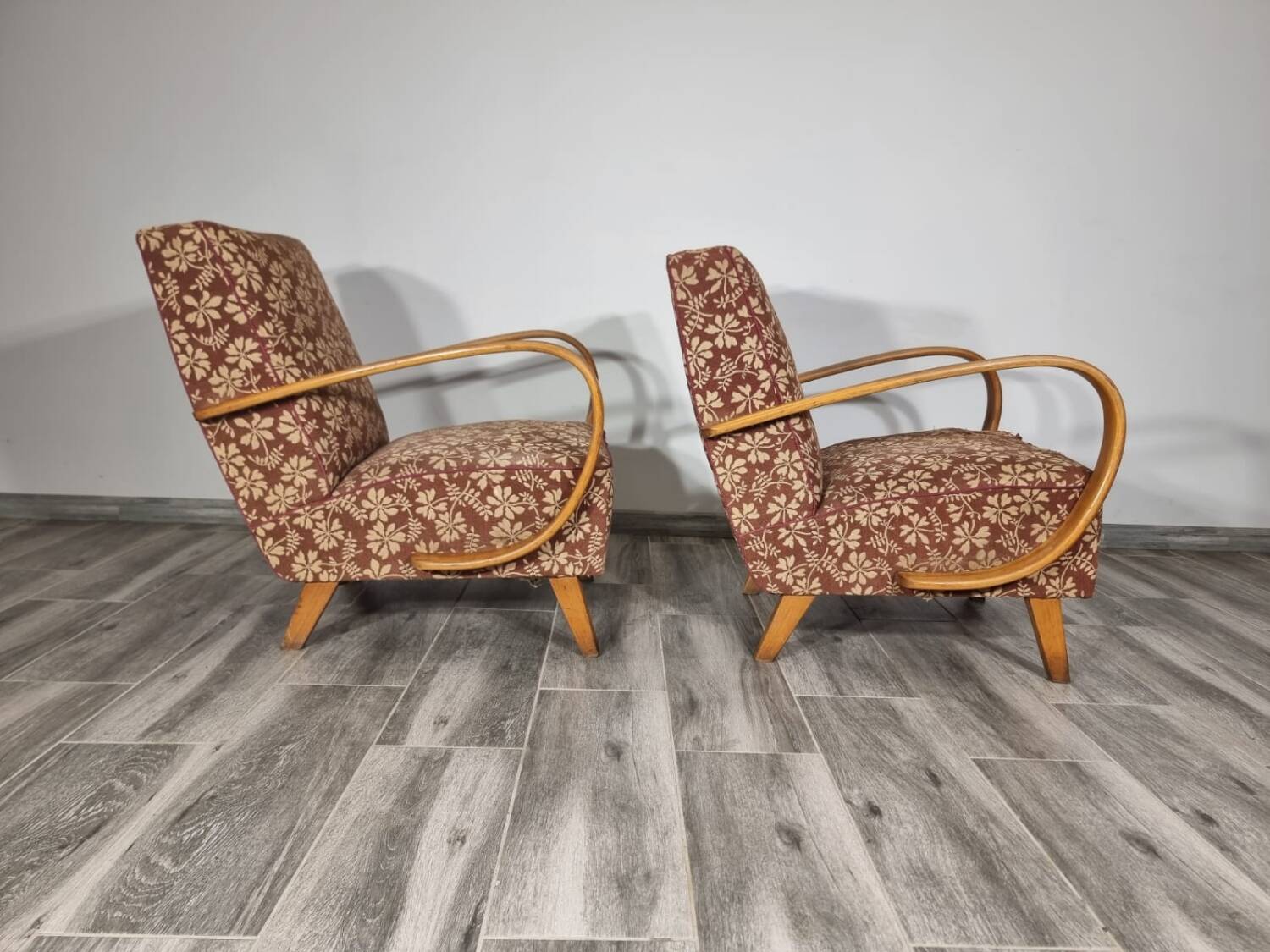 Art deco armchair by Jindrich Halabala