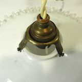 "Rise and fall" suspension in opaline and porcelain