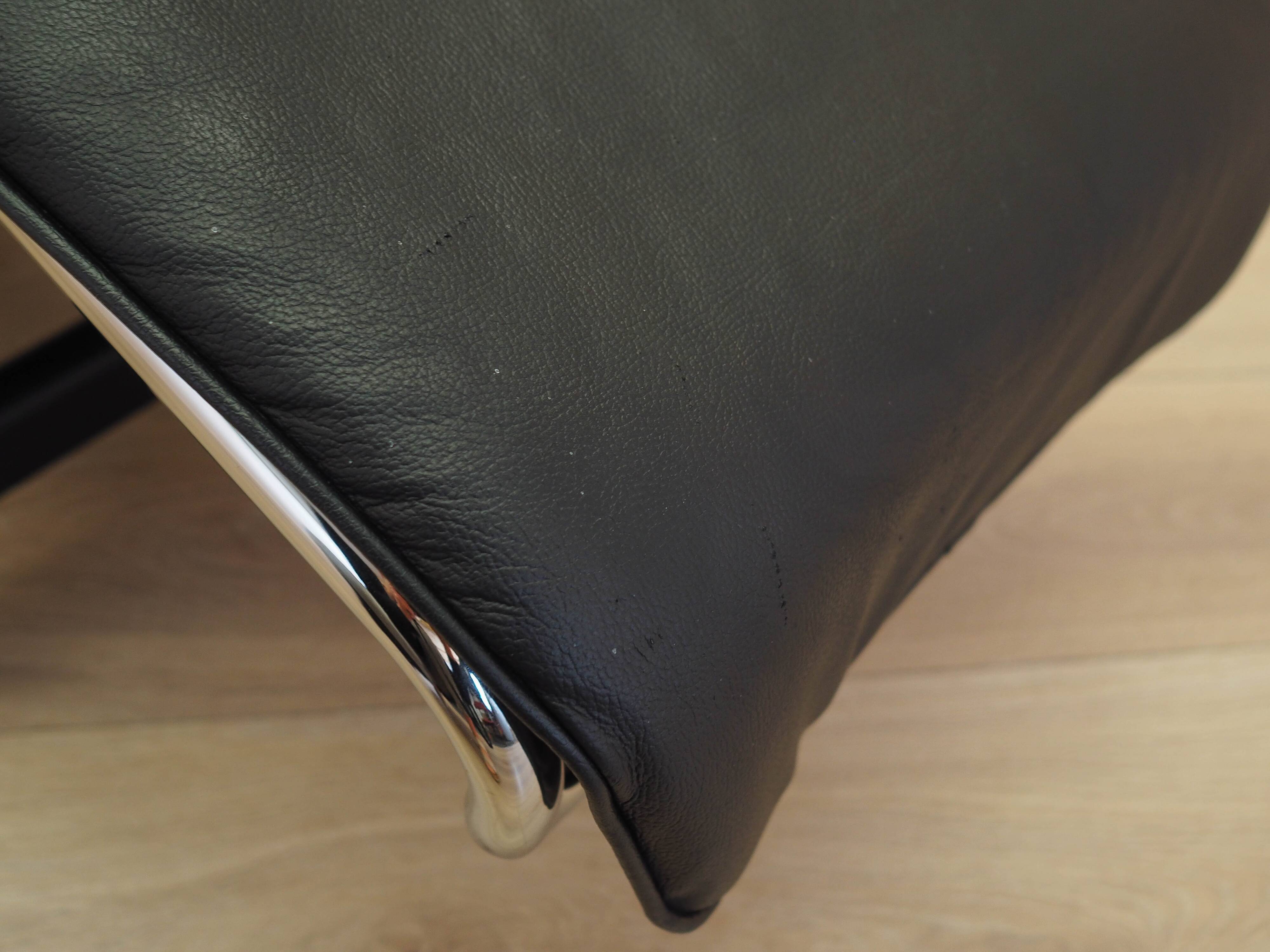 Leather chaise longue, LC4 style, 1980s, made in Italy