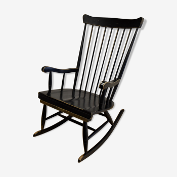 Rocking chair scandinave en bois noirci