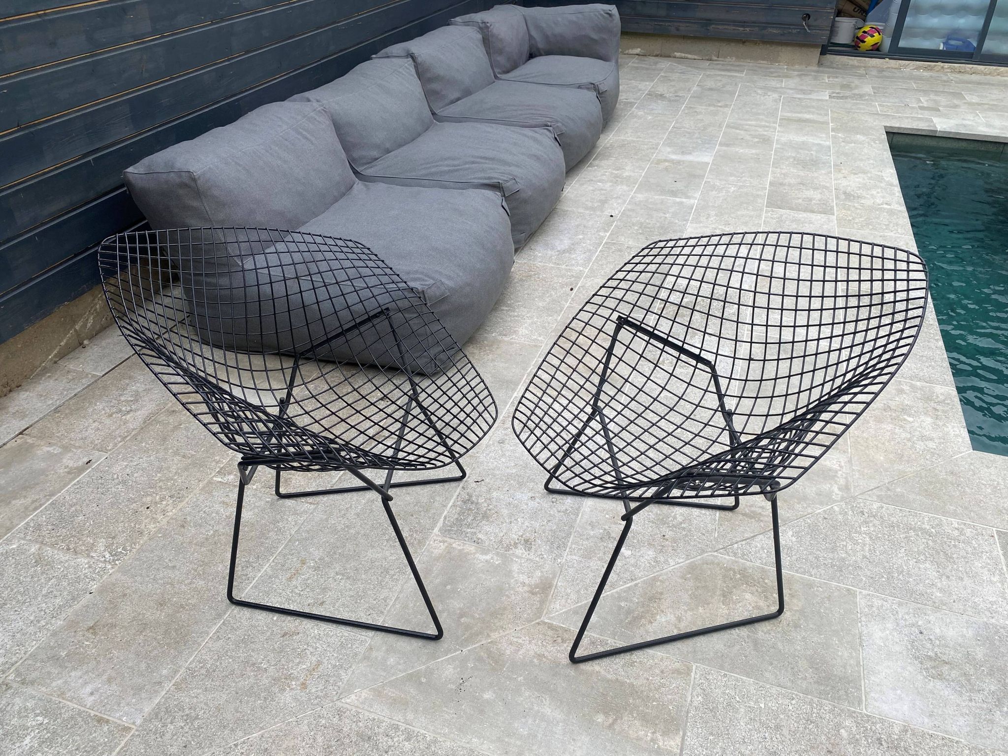 Pair of Harry Bertoia KNOLL 1950s vintage small diamond armchairs