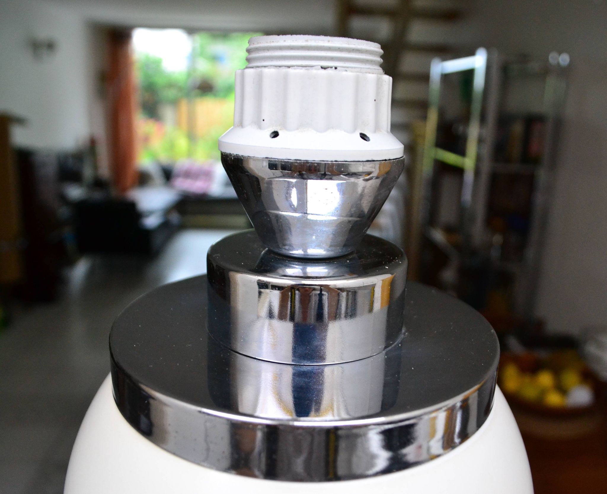 Delmas lamp base in white metal and chrome from the 70s