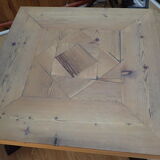 Table basse  carré avec des triangles