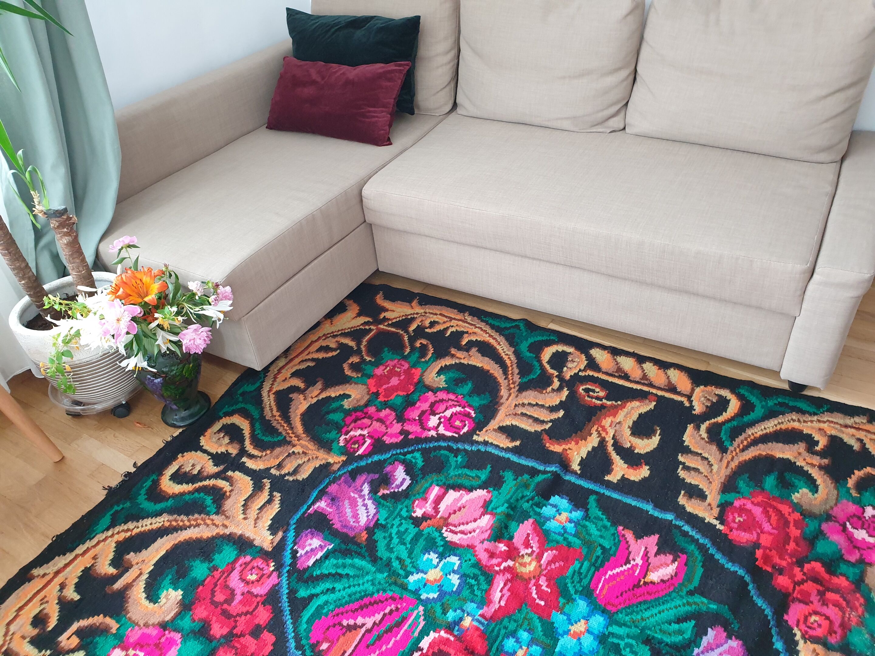 Tapis floral en laine de Moldavie de style bohème - 182×208 cm