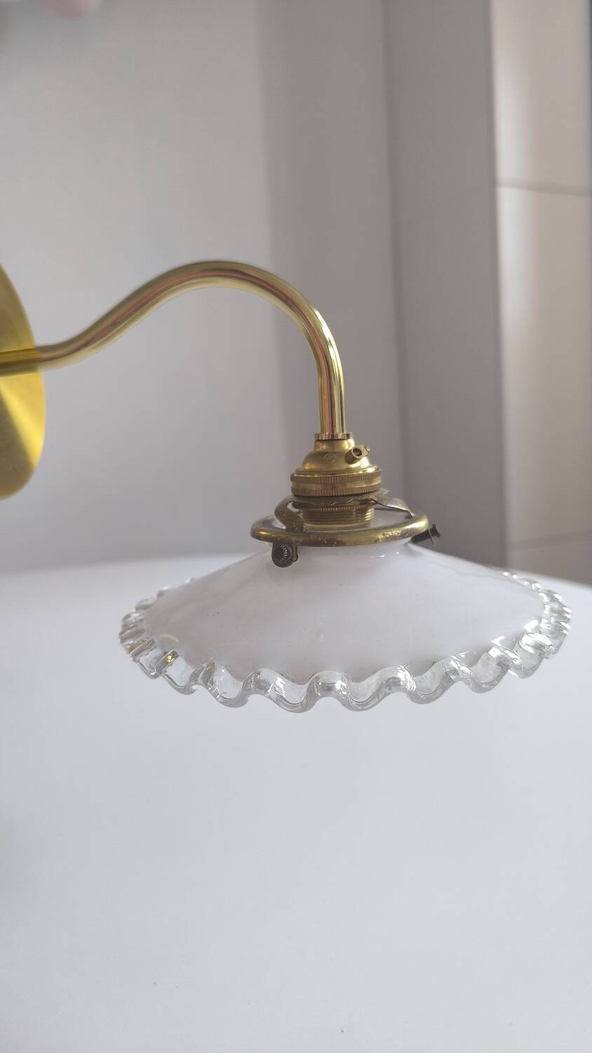 Wall lamp in gilded brass and mini opaline 1930