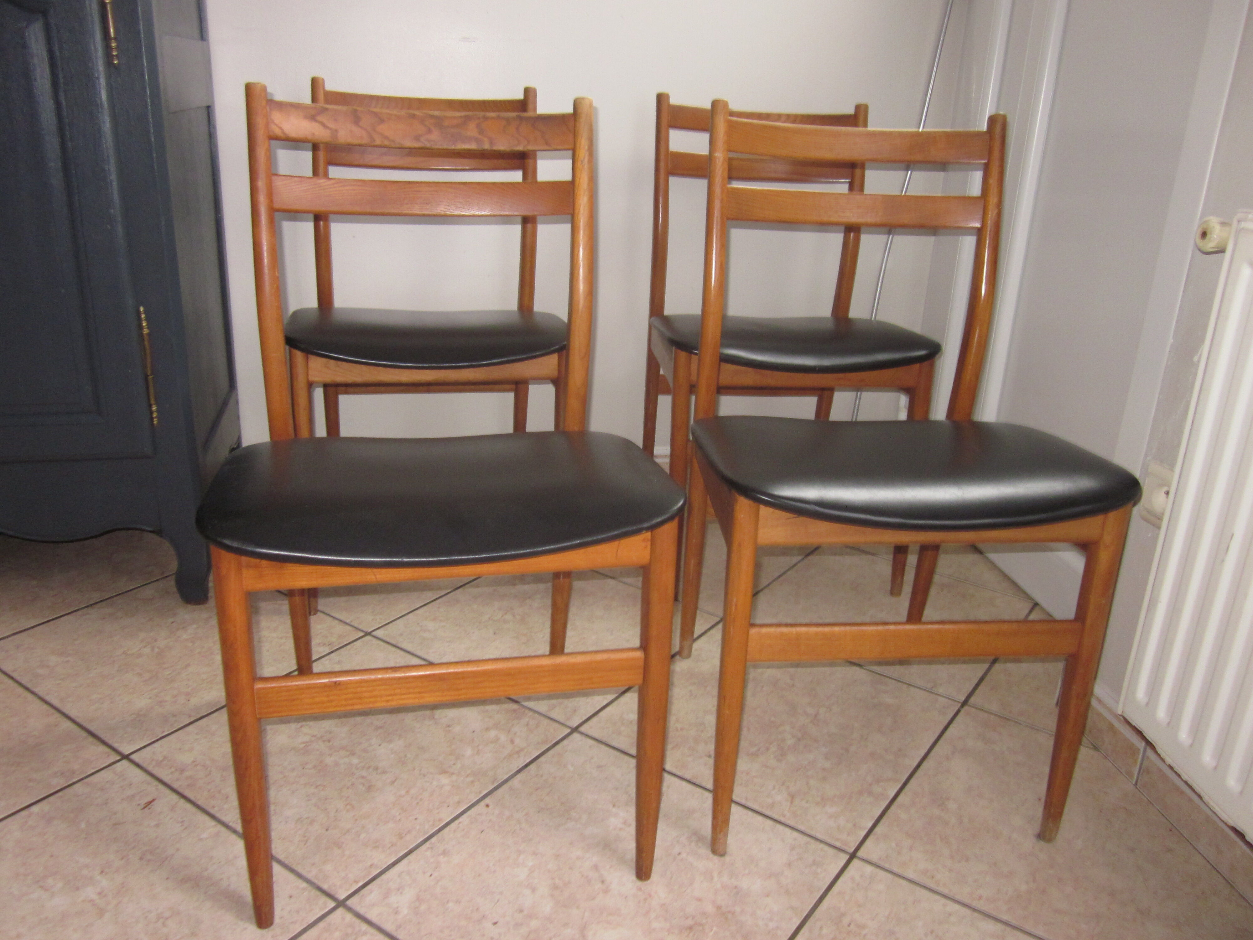 4 Scandinavian chairs teak and skai 1960