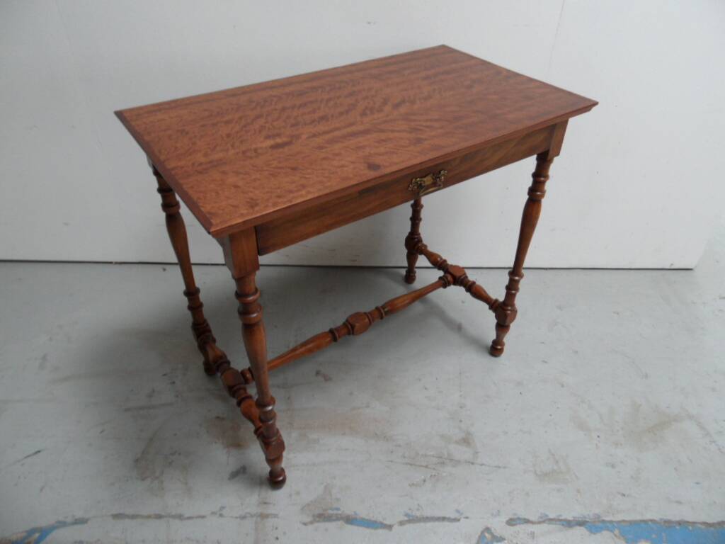 Antique mahogany sidetable with drawer