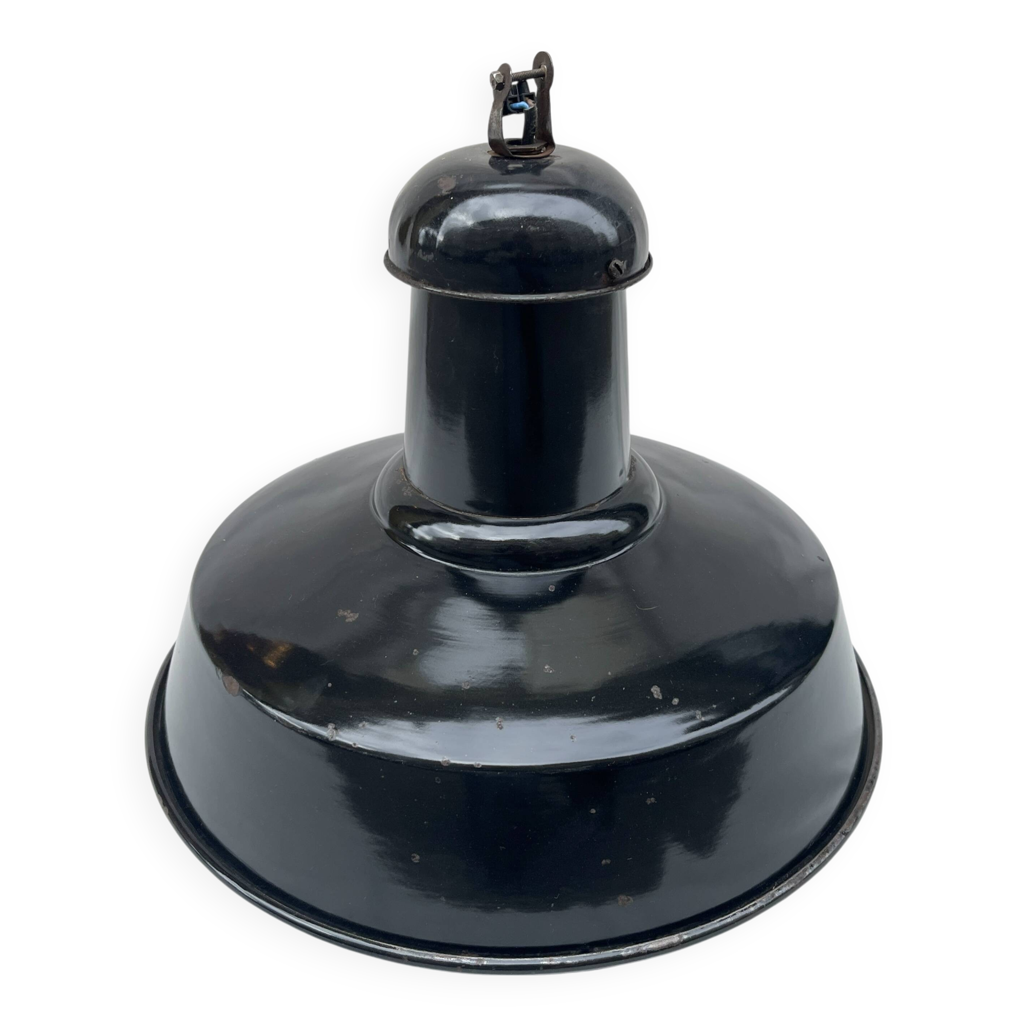 Industrial pendant light in black and white enamelled sheet metal factory bowl