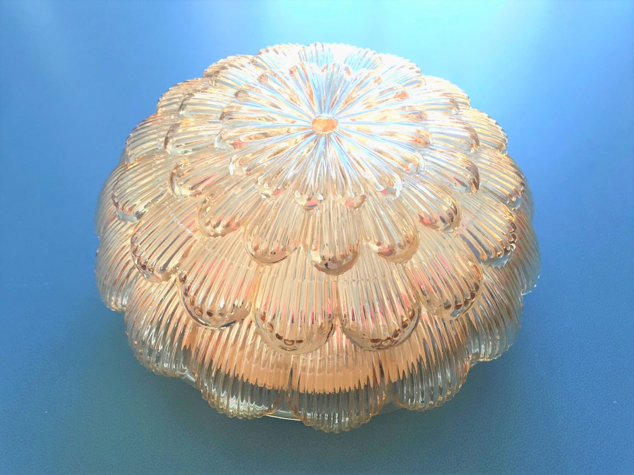 Round ceiling lamp daisy in molded glass