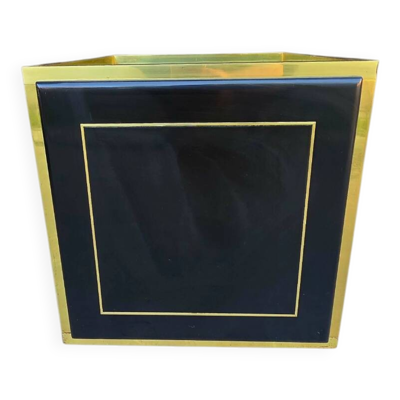 Cache-pot en laiton & laque noire–attribuée à Claude Mahey–circa 1970