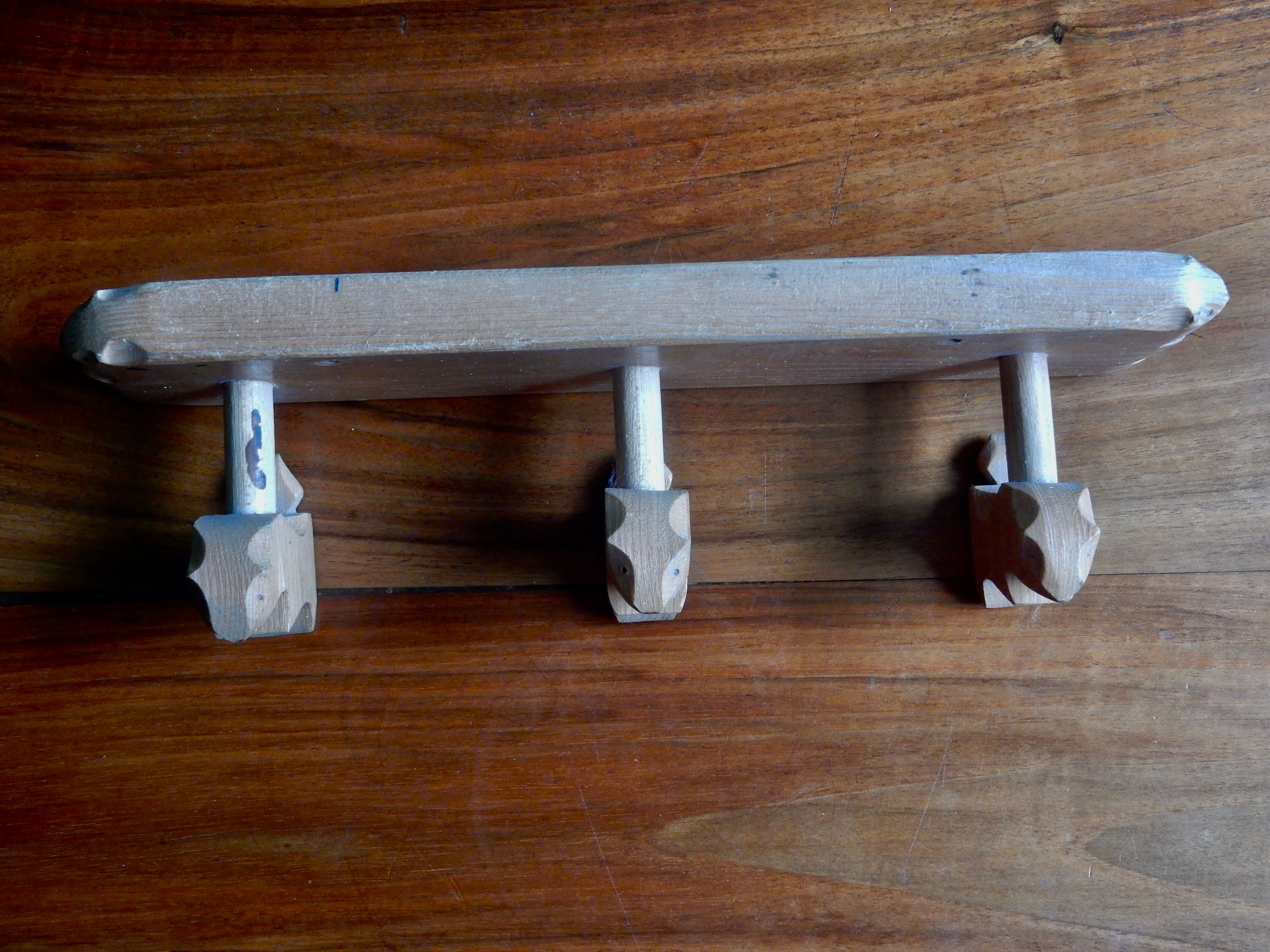 Marmot / Vintage wooden patère coat rack