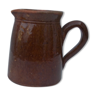 Sandstone pitcher