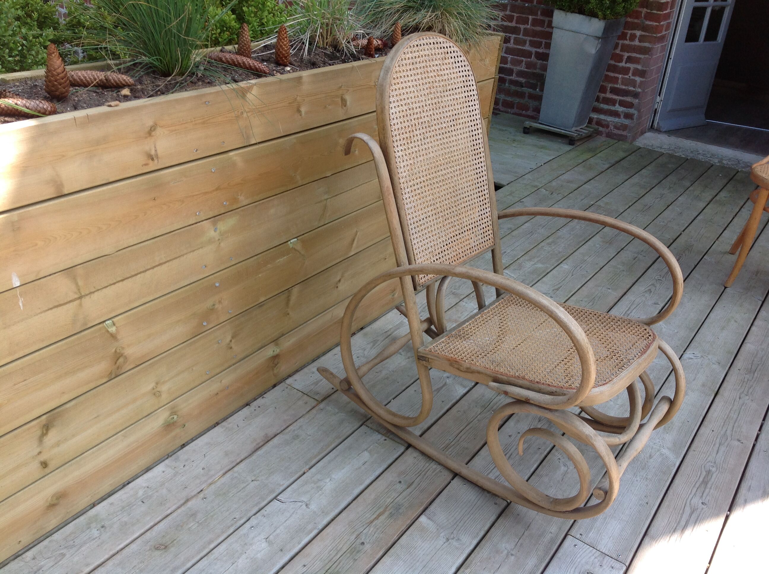 Rocking chair in caning