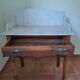Ancienne table de toilette