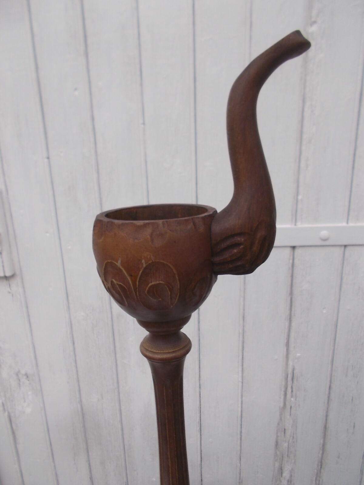 Ashtray on wooden legs