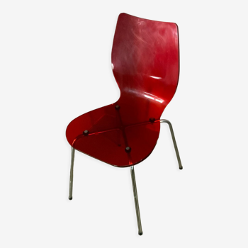 Chaise vintage acrylique rouge, design années 60 70, plexiglas métal chromé