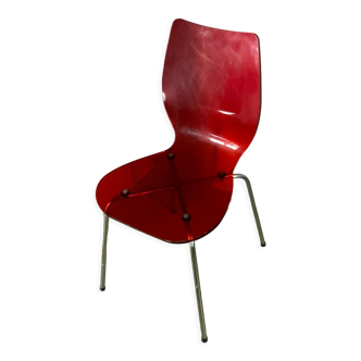 Chaise vintage acrylique rouge, design années 60 70, plexiglas métal chromé